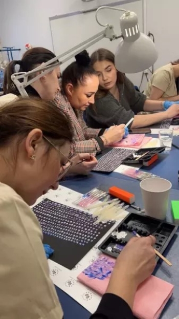 warsztaty-zdobienia-paznokci-zhostovo-8