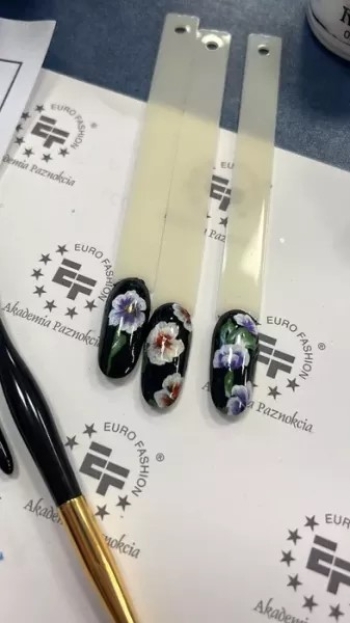 warsztaty-zdobienia-paznokci-zhostovo-11